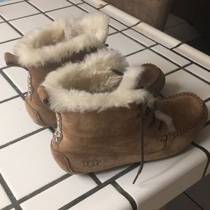 UGG  tie up booties